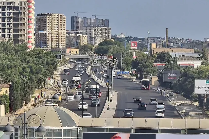 Полностью снято ограничение на движение транспорта на одном из проспектов Баку