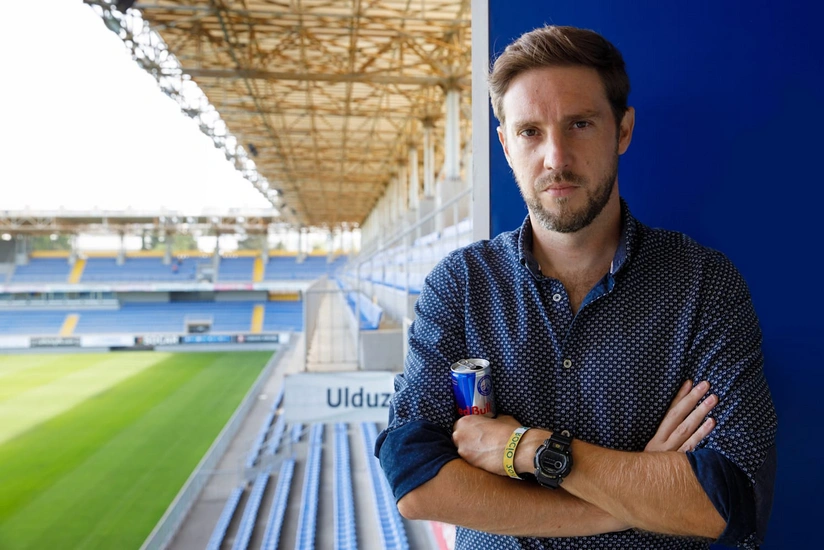 Neftçi məşqçisi ilə vidalaşdı