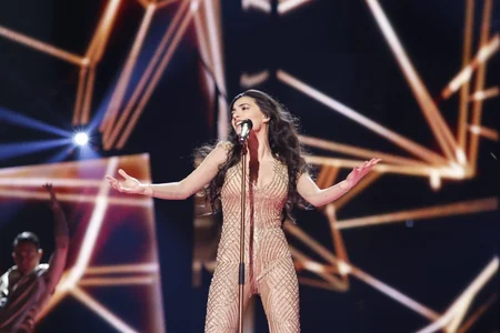 Самра Рагимли исполнила азербайджанскую песню Sarı gəlin на пресс-конференции в рамках Евровидения - ВИДЕО