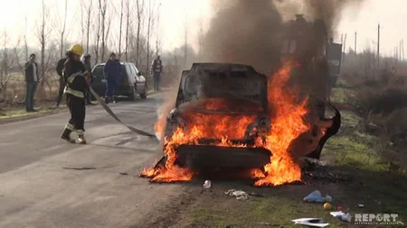 В Саатлы загорелся легковой автомобиль