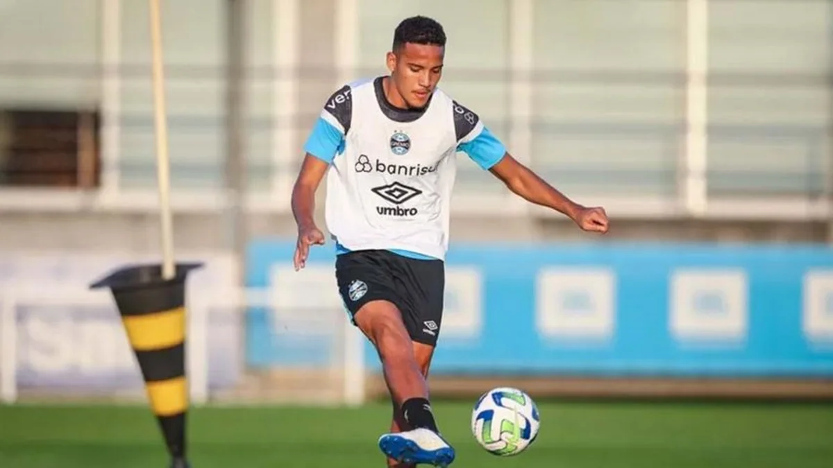 Qarabağın rəqibi Braziliya millisinin üzvünü istəyir