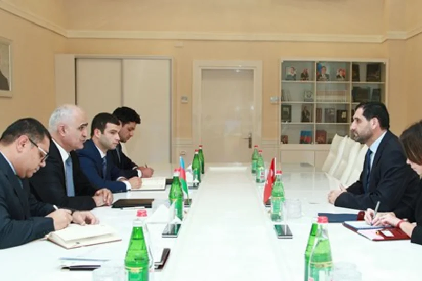 İqtisadiyyat naziri Türkiyənin Azərbaycandakı səfiri ilə görüşüb
