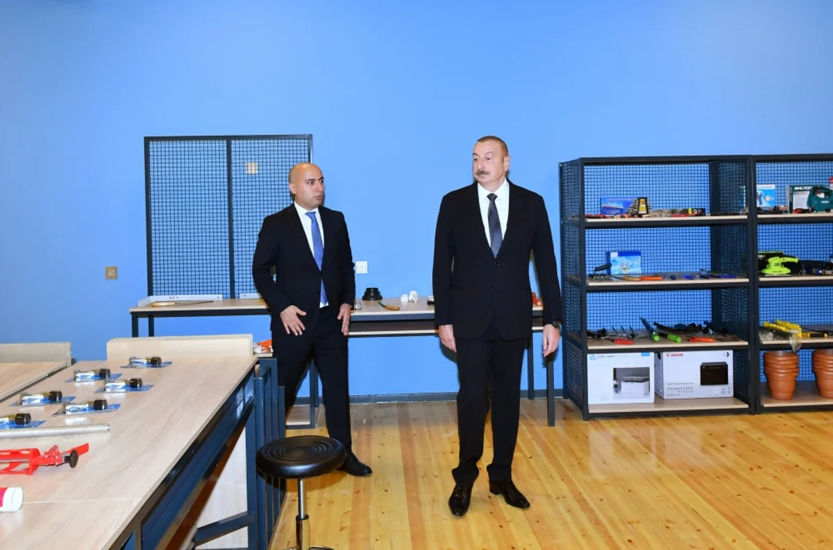 Azərbaycan Prezidenti Binəqədidə yeni inşa olunan məktəbin açılışında iştirak edib