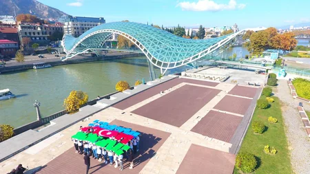 Tbilisidə Zəfər Günü münasibətilə fləşmob keçirilib