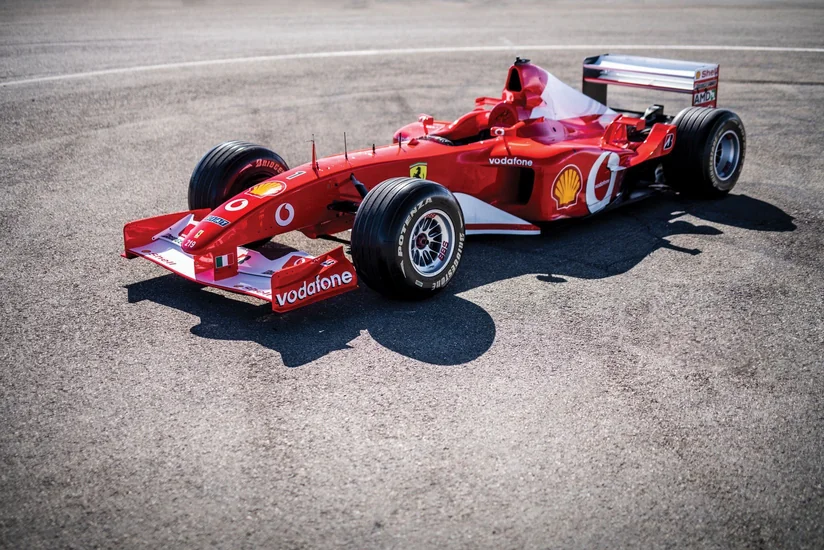 Mixael Şumaxerin Ferrari F2002 markalı avtomobili Abu Dabidəki hərracda satılıb - FOTO