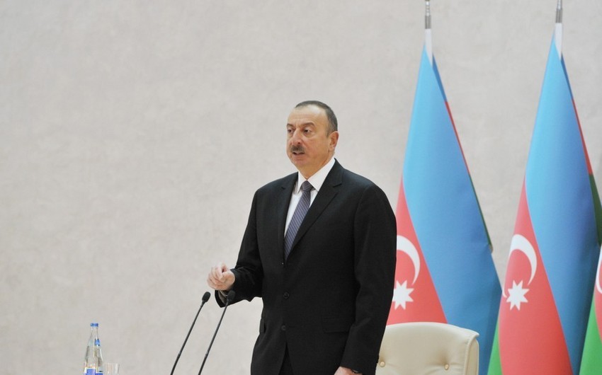 Dövlət başçısı: Bizim kifayət qədər maska ehtiyatlarımız var