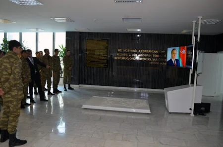 Silahlı Qüvvələrdə ümummilli lider Heydər Əliyevin xatirəsi yad edilib