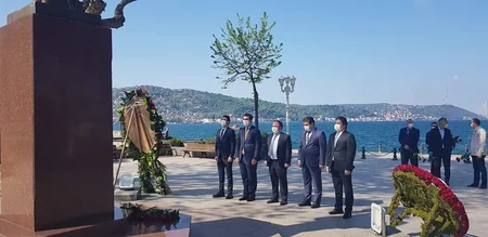 İstanbulda Heydər Əliyevin anadan olmasının 97-ci ildönümü qeyd olunub