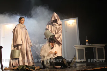 Tbilisidəki Azərbaycan teatrı yeni tamaşa ilə çıxış edib
