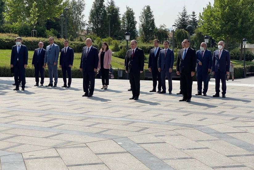Baş prokuror Ankarada Heydər Əliyevin adını daşıyan parkı ziyarət edib