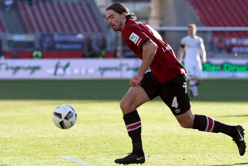 Qəbələnin sabiq futbolçusu: Bəzən meydandan inəkləri qovmalı olurduq