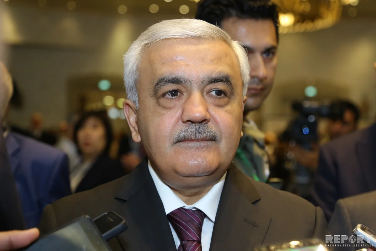 Rövnəq Abdullayev: SOCAR-ın Antipinsk zavoduna marağı var