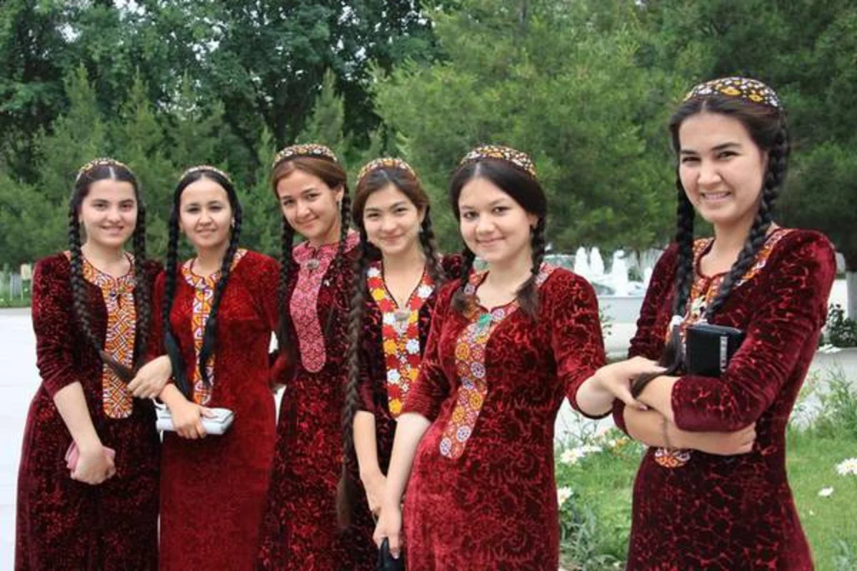 Türkmənistan prezidenti qadınlara 11 dollar hədiyyə edəcək