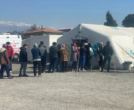 FHN-in Türkiyədəki mobil səhra hospitallarında 930 nəfərə tibbi xidmət göstərilib