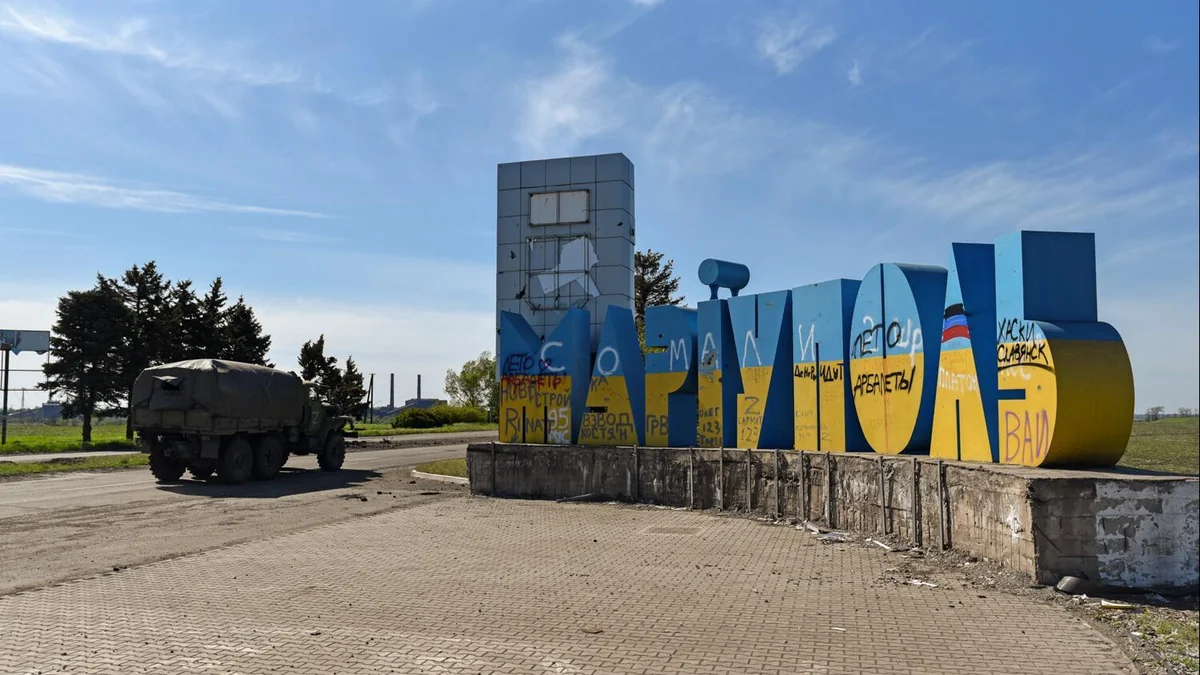 Mariupolda Ermənistan bayrağı olan “humanitar karvan” görüntülənib