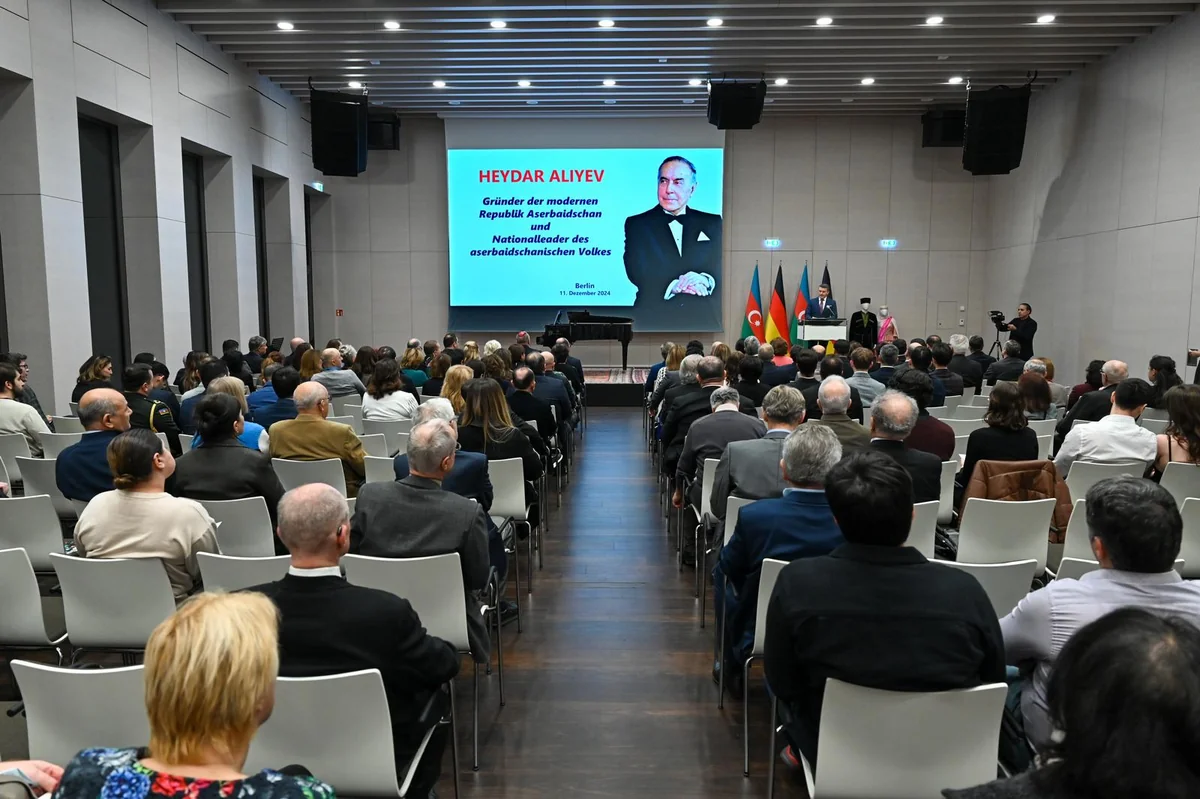 Azərbaycanın Berlindəki səfirliyində Heydər Əliyevin anım mərasimi keçirilib