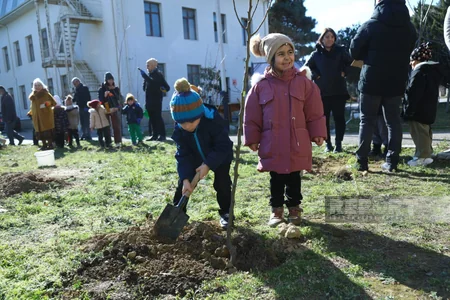 Xocalı soyqırımının qurbanı olan uşaqların xatirəsinə Bakıda 63 ağac əkilib