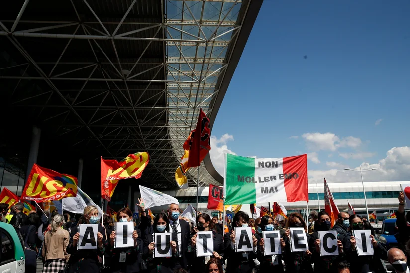 Hundreds of flights across Italy are canceled amid air transport strike at peak of tourism season