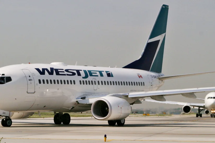 Kanadada sərnişin təyyarəsi tüstülənmə səbəbindən aeroporta qayıdıb