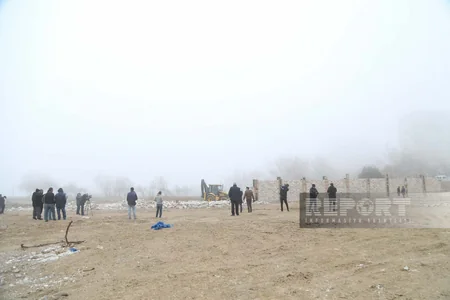 Bakıda dövlət qurumu dənizkənarı ərazidə qanunsuz tikilinin qarşısını alıb