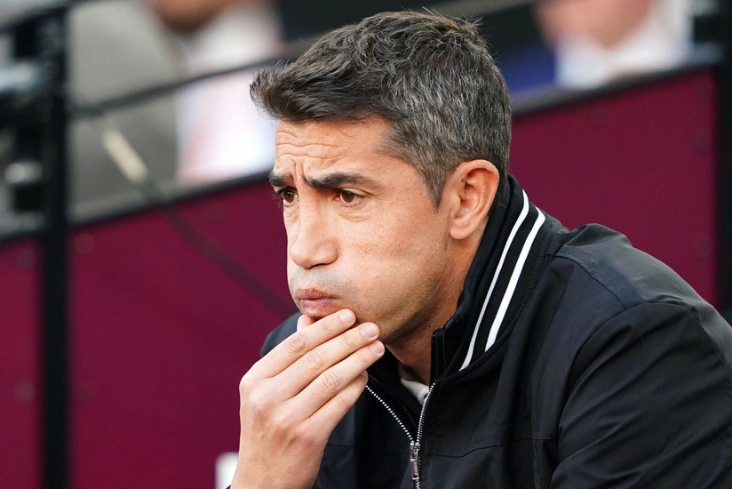 Wolves dismiss coach Lage with club in relegation zone