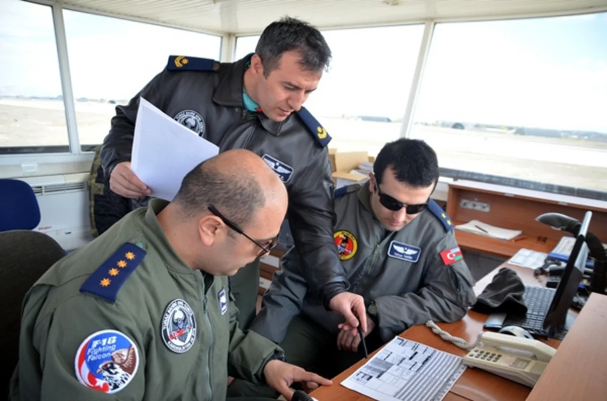 TURAZ Şahini - 2016 təlimlərində şərti düşmənin hərbi hava limanı məhv edilib - FOTO - VİDEO