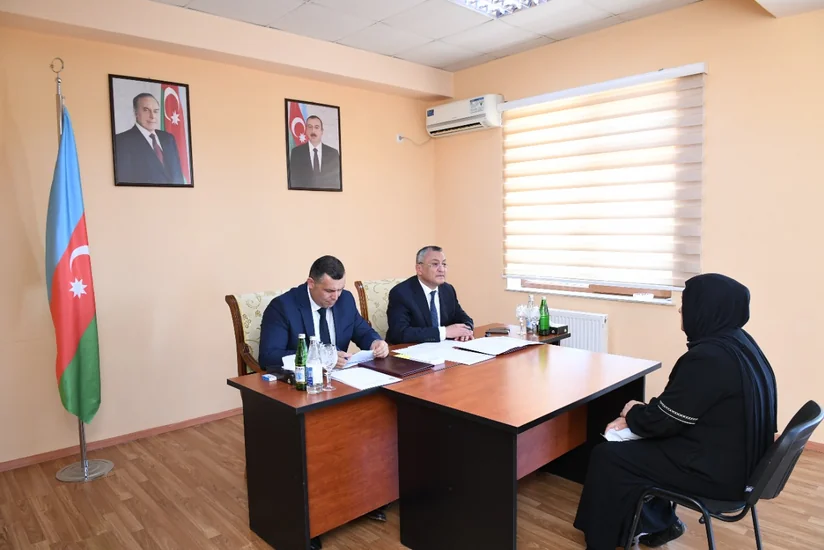 Dövlət Komitəsinin sədri Bərdədə vətəndaşları qəbul edib