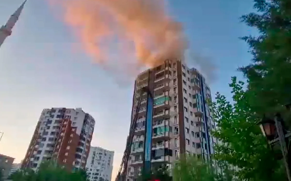 Türkiyədə 13 mərtəbəli binadakı yanğın nəticəsində üç nəfər ölüb - YENİLƏNİB