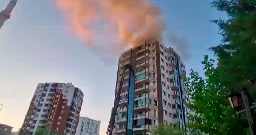 Türkiyədə 13 mərtəbəli binadakı yanğın nəticəsində üç nəfər ölüb - YENİLƏNİB