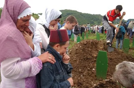 Srebrenitsada soyqırım qurbanı olan daha 136 bosniyalı müsəlman dəfn ediləcək