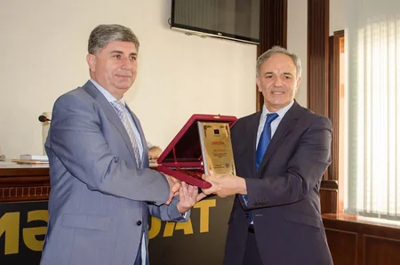 Akif Təvəkküloğlunun həmmüəllifi olduğu kitabın təqdimatı keçirilib