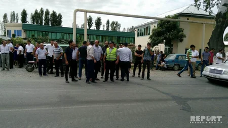 Bərdədə toy karvanının avtomobili 4 nəfəri vuraraq hadisə yerindən qaçıb: ölən və yaralananlar var - FOTO