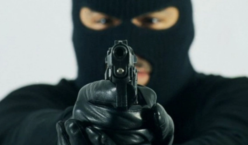 Armed man in mask breaks into bank in Georgia
