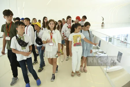 Ukraynalı uşaqlar Heydər Əliyev Mərkəzində olublar