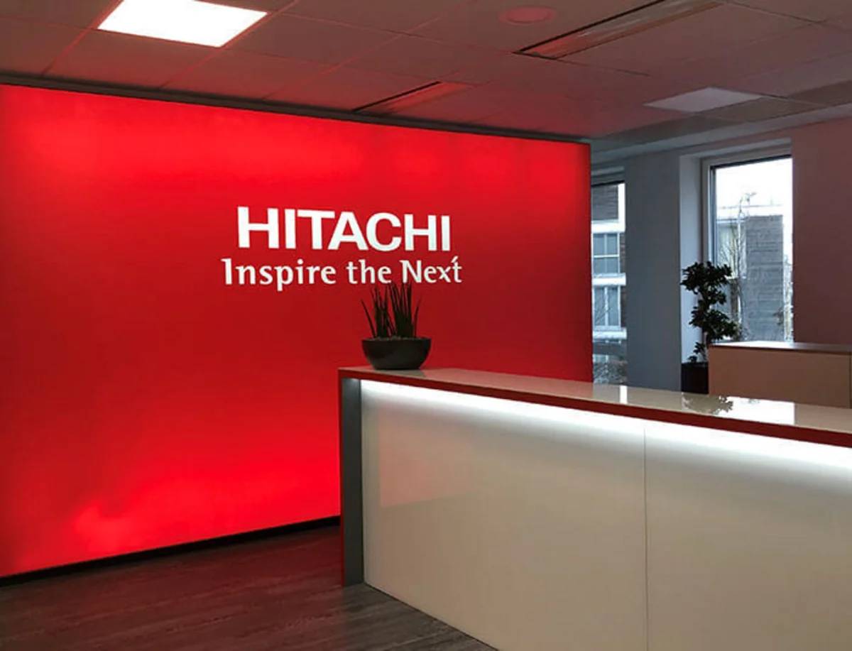 “Hitachi” məsafəli iş rejimi tətbiq edir