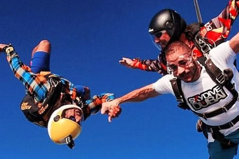 ​Kərim Benzema paraşütlə tullanıb