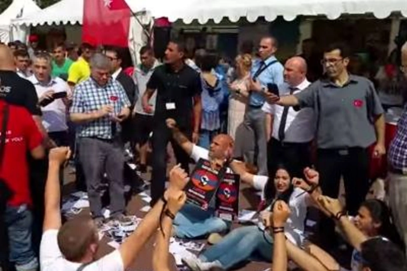 Nature of Armenians not changed, or show in front of the Turkish consulate - COMMENT