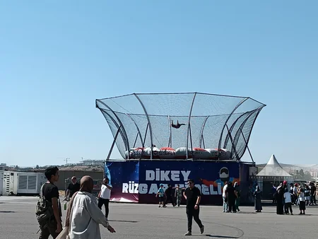 В Анкаре впервые проходит аэрокосмический и технологический фестиваль TEKNOFEST