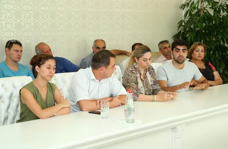 Binəqədidə yanan binanın sakinlərinə məişət əşyalarının verilməyəcəyi açıqlanıb