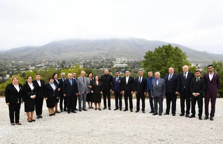 Azerbaijani president meets with public representatives of Khojavand district 
