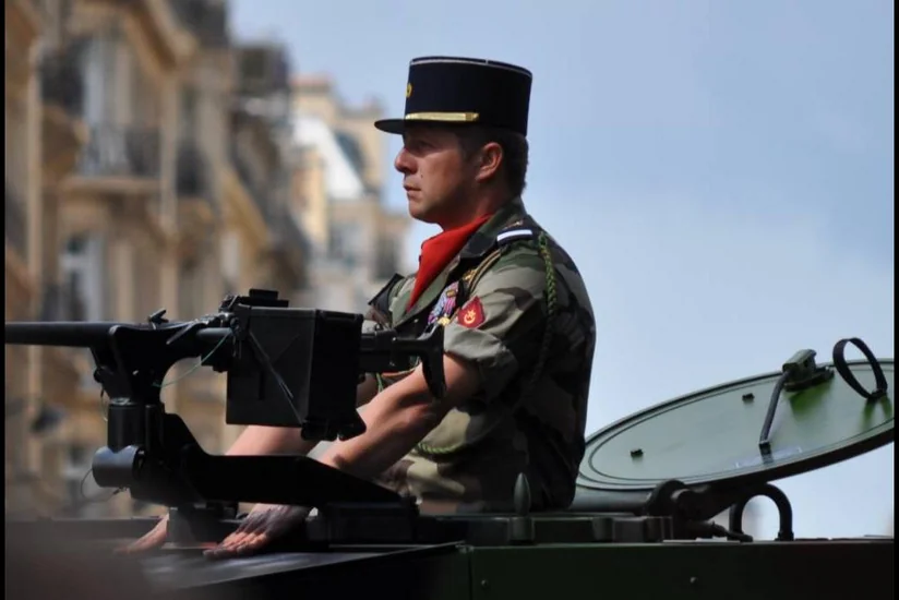 Fransada qatar bir qrup əsgəri vurub, ölən və yaralananlar var