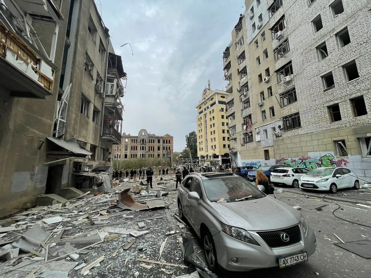 Missile attack hits hotel in eastern Ukraine where Anadolu journalists were staying
