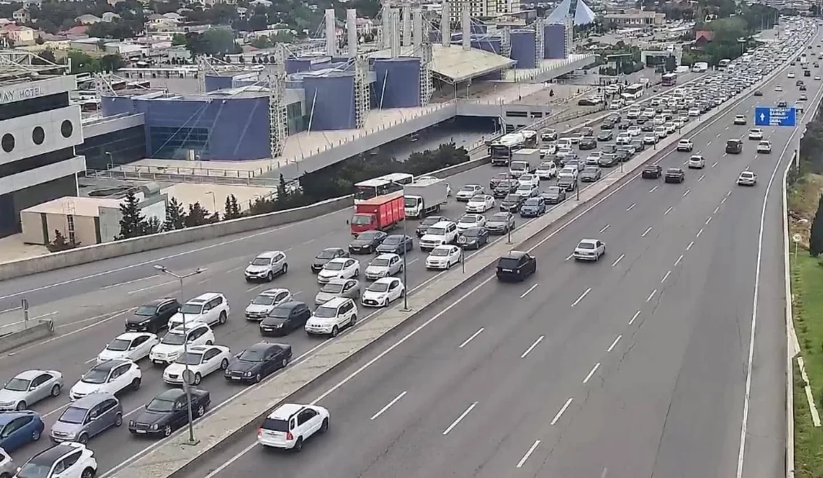 Bakının tıxaclı yolları açıqlanıb - SİYAHI