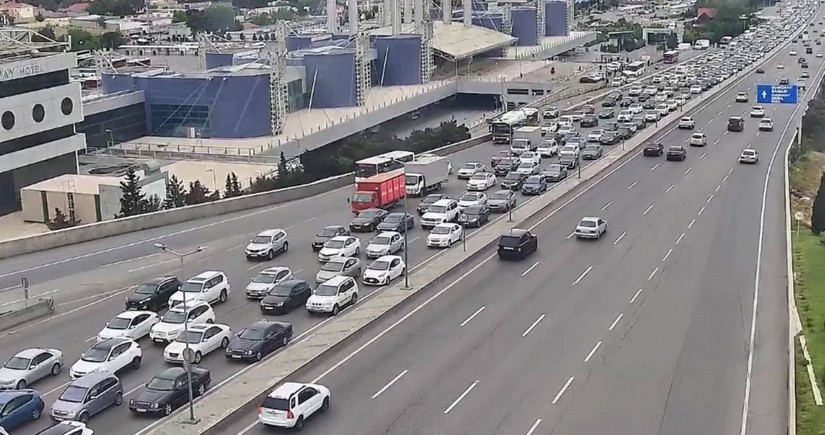 Bakının tıxaclı yolları açıqlanıb - SİYAHI