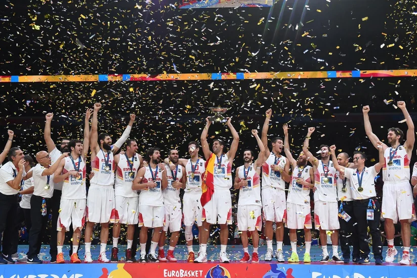 İspaniya yığması üçqat Avropa çempionu olub