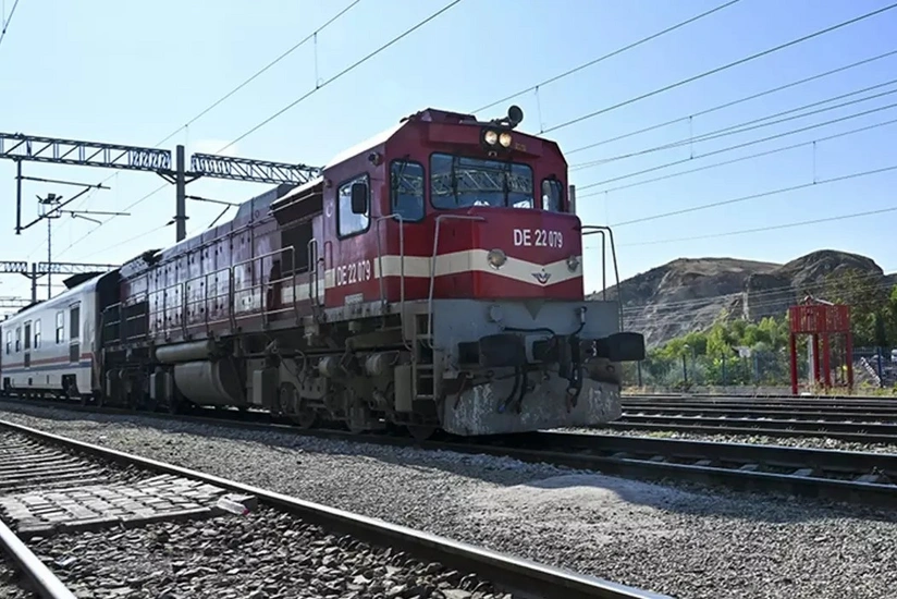 Türkiyə Qars-Dilucu dəmir yolu layihəsi üçün 2,4 milyard avro yaşıl maliyyə cəlb edib