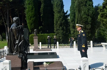 Rusiyanın hərbi gəmisi Bakıya gəlib