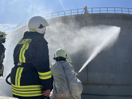 FHN-in Dövlət Yanğından Mühafizə Xidməti neftyığma məntəqəsində təlim keçirib