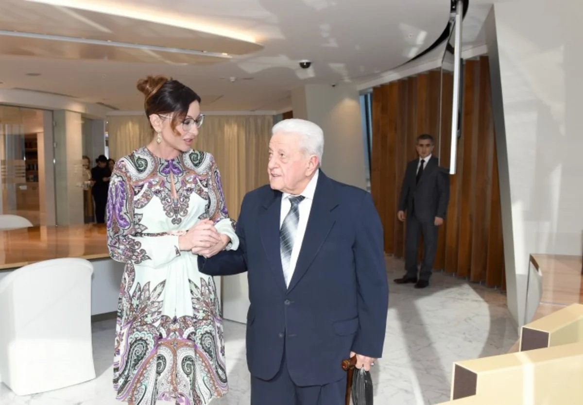 ​Azərbaycanın birinci xanımı Mehriban Əliyeva xalq artisti ilə görüşüb