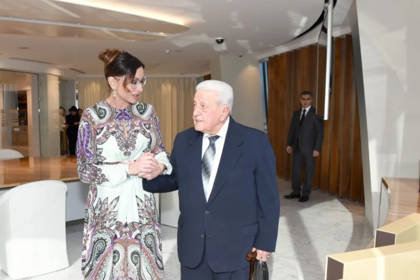 ​Azərbaycanın birinci xanımı Mehriban Əliyeva xalq artisti ilə görüşüb
